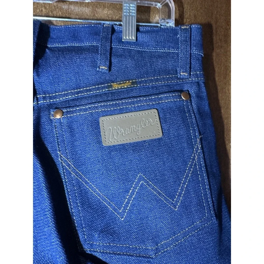 Wrangler Mens 30x33 Dark Wash Straight Leg Jeans NWOT Classic Cowboy Western